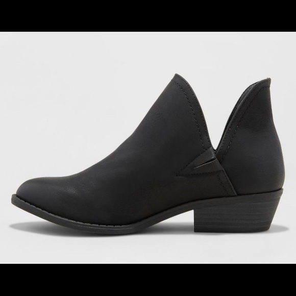 Women’s Nora Faux Leather Cut Out Ankle Boots - Picture 2 of 3